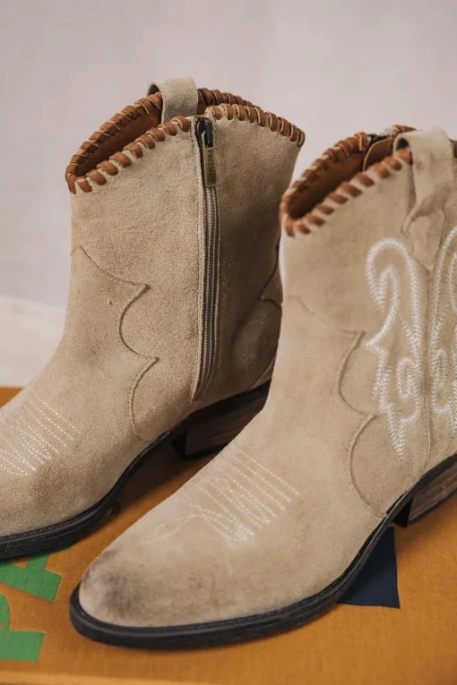 Shoes*Freeman T. Porter Laurene Suede Embro rock