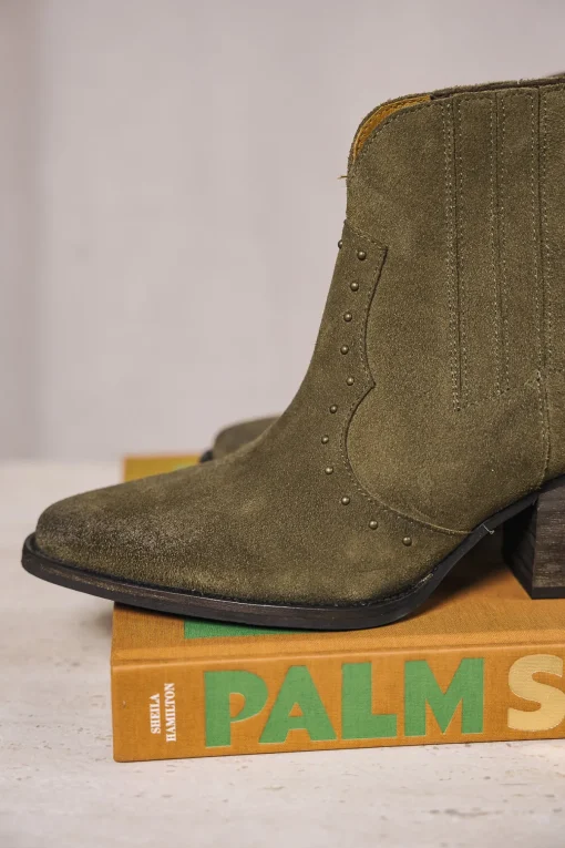 Shoes*Freeman T. Porter Tamara Studs trebol