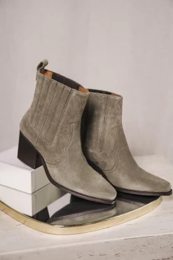 Shoes*Freeman T. Porter Teresa Suede truffle