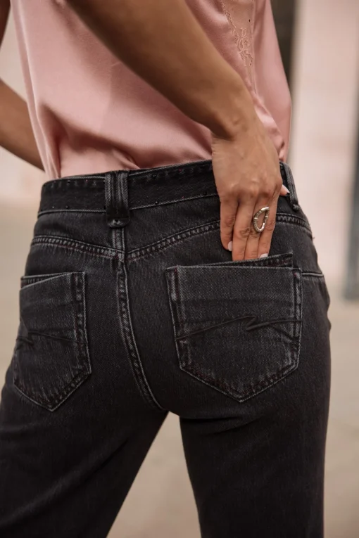 Boyfriend | Cropped*Freeman T. Porter Timea salsina